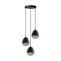 DROPIA II lámpara colgante de 3 gotas de cristal humo craquelado con base circular negra, fondo blanco