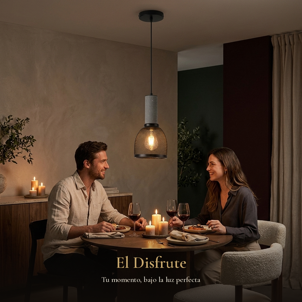 pareja cenando a la luz de velas bajo ALPHER
