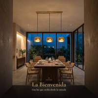 La Bienvenida: BAREL CEILING encendida sobre el comedor al llegar a casa al atardecer