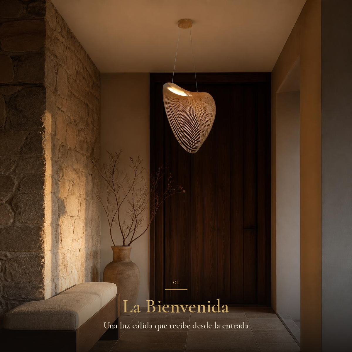 CONIA encendida en recibidor con muro de piedra y puerta de madera
