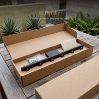Contenido de la caja de CRUCIS: producto, accesorios de instalación e instructivo