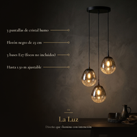 La Luz: DROPIA II con 3 pantallas de cristal humo, florón negro de 23 cm, 3 bases E27 y hasta 1.50 m ajustable
