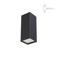 HYADUM arbotante LED exterior gris oscuro rectangular con luz arriba y abajo, fondo blanco