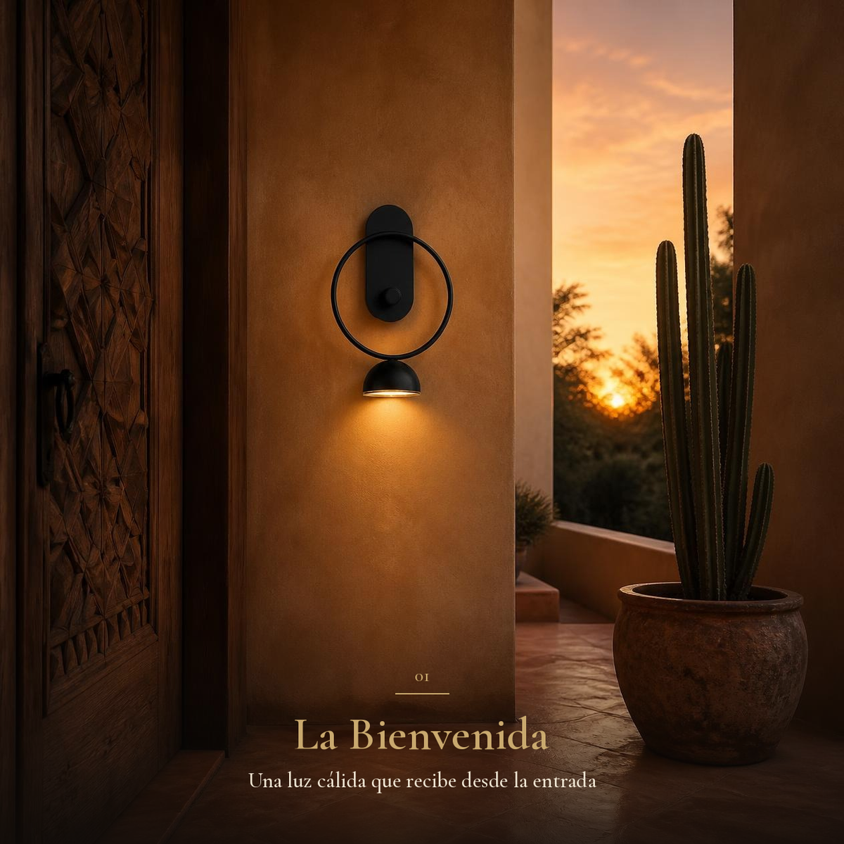 LEO II encendido junto a puerta de madera en terraza con cactus al atardecer