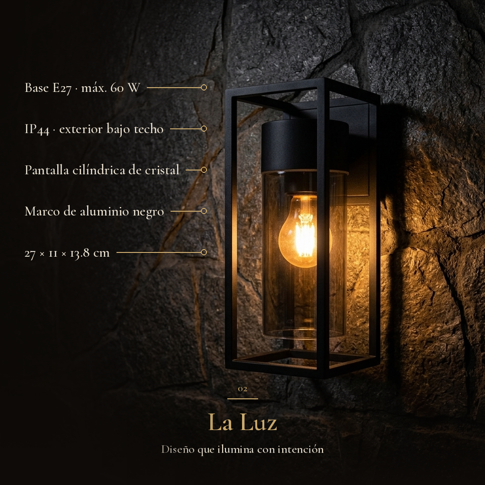 La Luz: detalle de VEGA II con base E27, IP44, pantalla de cristal y medidas 27 × 11 × 13.8 cm